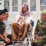 Foto : Gus Miftah, KH Nurul Huda Jazuli Pengasuh Pondok Pesantren Al Falah Ploso Kediri dan Khofifah Indar Parawansa