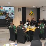 Danrem 084/Bhaskara Jaya Brigjen TNI Kohir saat kunjungan kerja ke Markas Denpom V/4 Surabaya, Rabu (22/07/2026), memberikan arahan kepada prajurit Polisi Militer.
